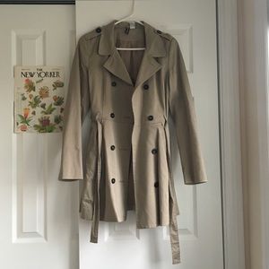 HM Trench Coat Size Small US 4